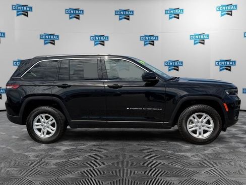 Certified 2023 Jeep Grand Cherokee Laredo w/ Luxury Tech Group I AWD/4WD image 7