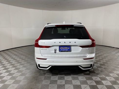 Certified 2024 Volvo XC60 T8 Plus w/ Protection Package Premier image 10
