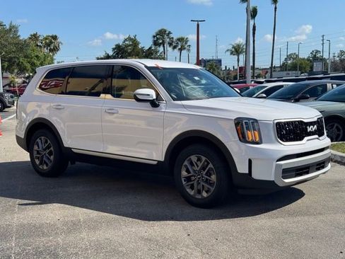 Certified 2024 Kia Telluride LX FWD image 5