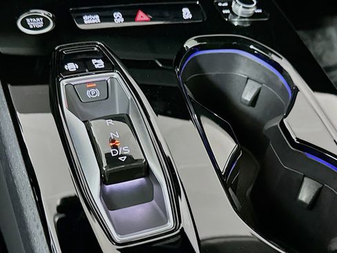 Used 2025 Audi A5 2.0T Premium w/ Convenience Package image 7