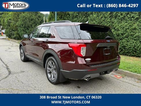 Used 2022 Ford Explorer XLT w/ Equipment Group 202A image 7