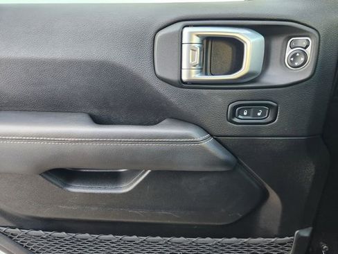 Used 2023 Jeep Wrangler Sahara w/ Cold Weather Group image 19