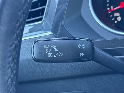 Used 2019 Volkswagen Tiguan SE AWD/4WD image 38