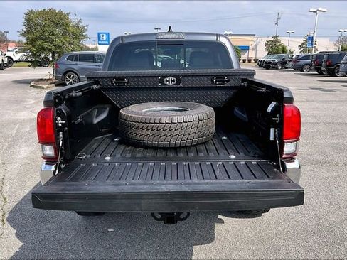 Used 2020 Toyota Tacoma SR5 image 31