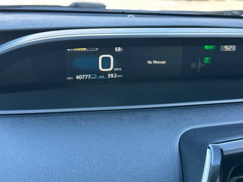Certified 2020 Toyota Prius LE FWD image 24