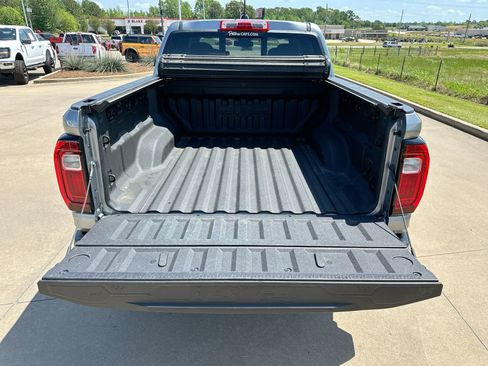 Used 2024 GMC Canyon AT4 w/ Technology Package AWD/4WD image 26