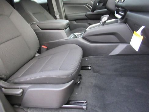 New 2026 GMC Canyon Elevation w/ Convenience Package image 11