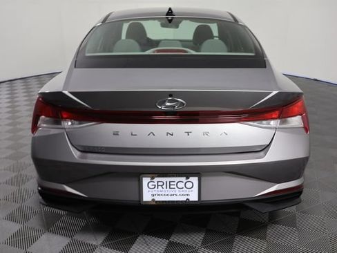 Used 2023 Hyundai Elantra SEL w/ Convenience Package FWD image 7