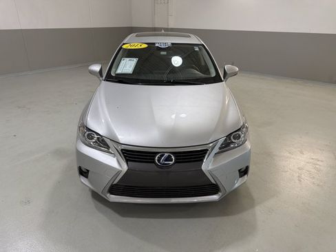 Used 2015 Lexus CT 200h w/ Navigation Package FWD image 2