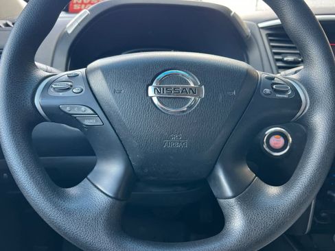 Used 2015 Nissan Pathfinder S image 26