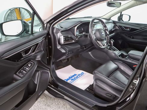 Used 2023 Subaru Outback Limited image 3