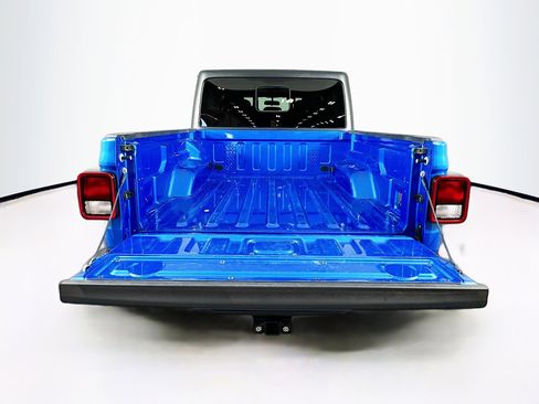 Used 2022 Jeep Gladiator Sport image 26