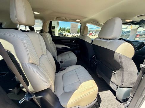 Used 2025 Subaru Ascent Premium AWD/4WD image 23