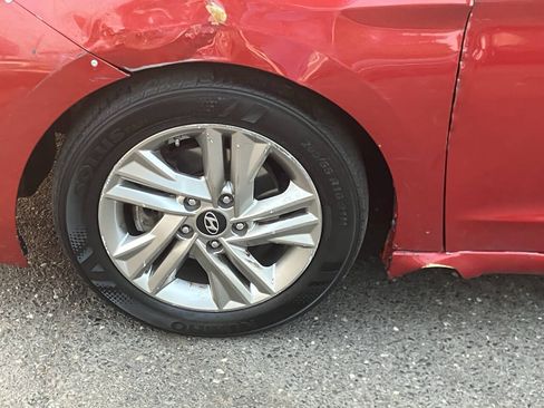 Used 2019 Hyundai Elantra SEL FWD image 15
