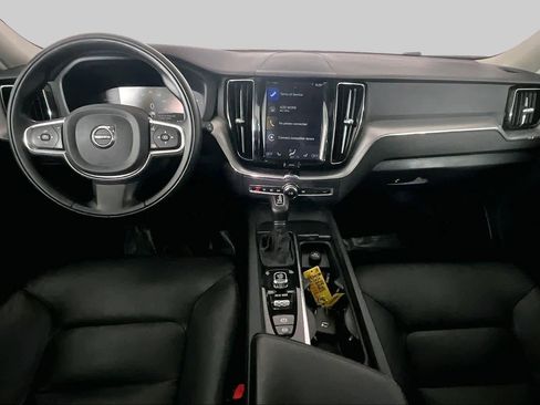 Used 2019 Volvo XC60 T5 Momentum w/ Premium Package AWD/4WD image 16