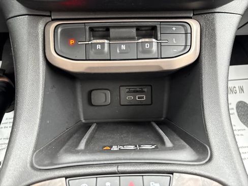 Used 2023 GMC Acadia Denali AWD/4WD image 17