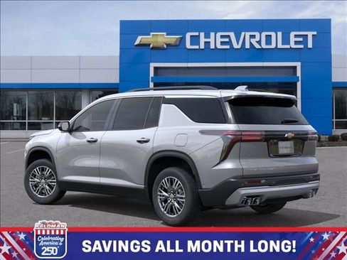 New 2026 Chevrolet Traverse LT w/ Driver Confidence Package AWD/4WD image 3