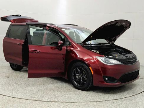 Used 2019 Chrysler Pacifica Limited w/ Advanced Safetytec Group image 9