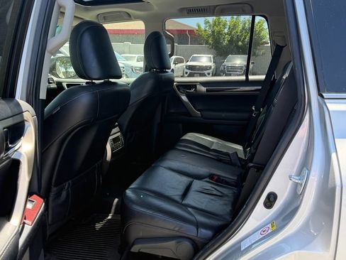 Used 2014 Lexus GX 460 w/ Premium Package AWD/4WD image 9