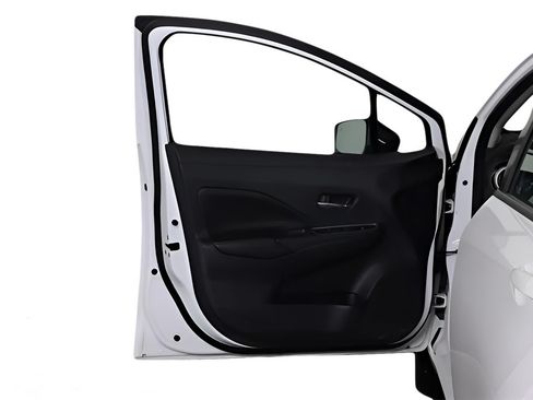 Used 2023 Nissan Versa SR w/ Trunk Package FWD image 11