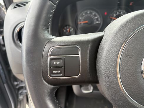 Used 2017 Jeep Patriot High Altitude AWD/4WD image 15