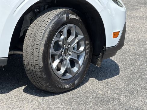 Used 2025 Ford Maverick XLT w/ Equipment Group 301A AWD/4WD image 6