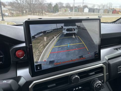 Used 2025 Toyota Tacoma TRD Sport AWD/4WD image 17