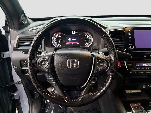 Used 2023 Honda Ridgeline Black Edition image 11
