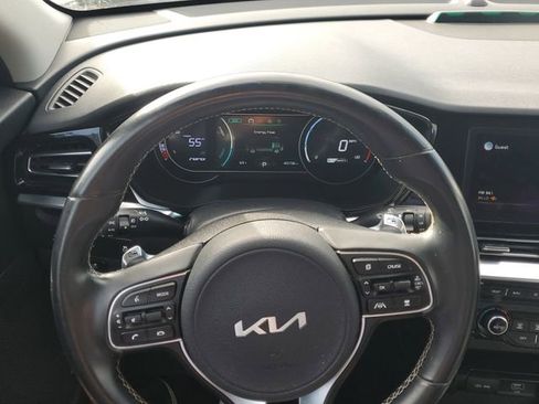 Used 2022 Kia Niro EX image 20