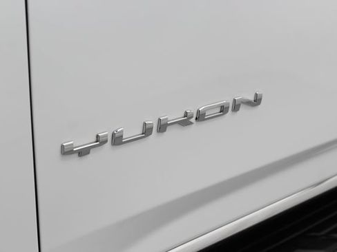Used 2022 GMC Yukon XL SLT w/ SLT Luxury Package AWD/4WD image 29