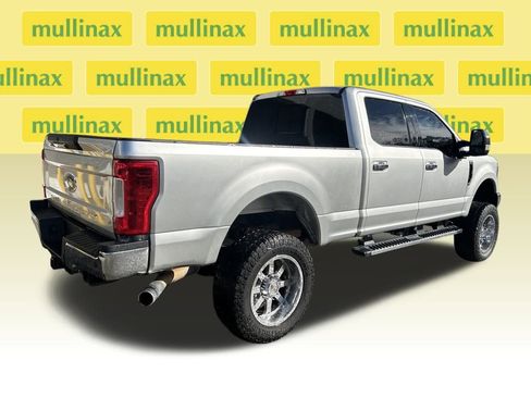 Used 2018 Ford F250 XLT w/ XLT Premium Package image 2