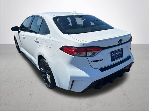 Used 2025 Toyota Corolla SE w/ Convenience Package FWD image 9