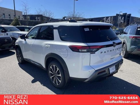 New 2026 Nissan Pathfinder Platinum AWD/4WD image 4
