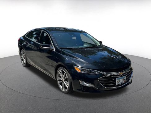 Used 2024 Chevrolet Malibu LT image 1