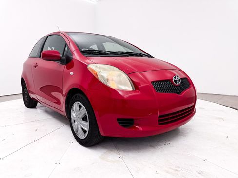 Used 2007 Toyota Yaris 2-Door Hatchback image 7