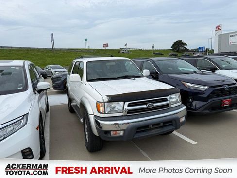 Used 2000 Toyota 4Runner SR5 AWD/4WD image 1