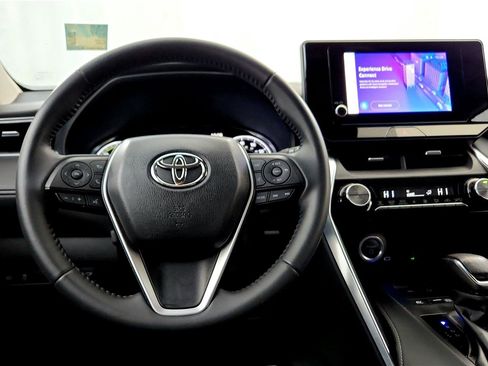 Certified 2023 Toyota Venza LE AWD/4WD image 26