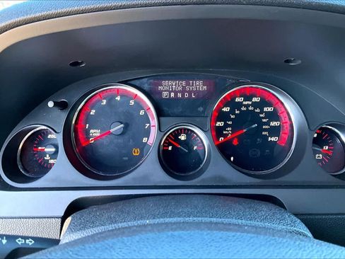 Used 2011 GMC Acadia SLT FWD image 25