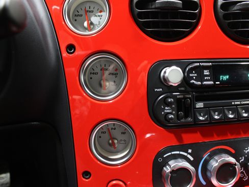 Used 2004 Dodge Viper SRT-10 image 9