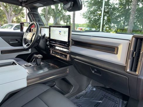 Used 2025 GMC Hummer EV 3X w/ LPO, Dark Essentials Package AWD/4WD image 23