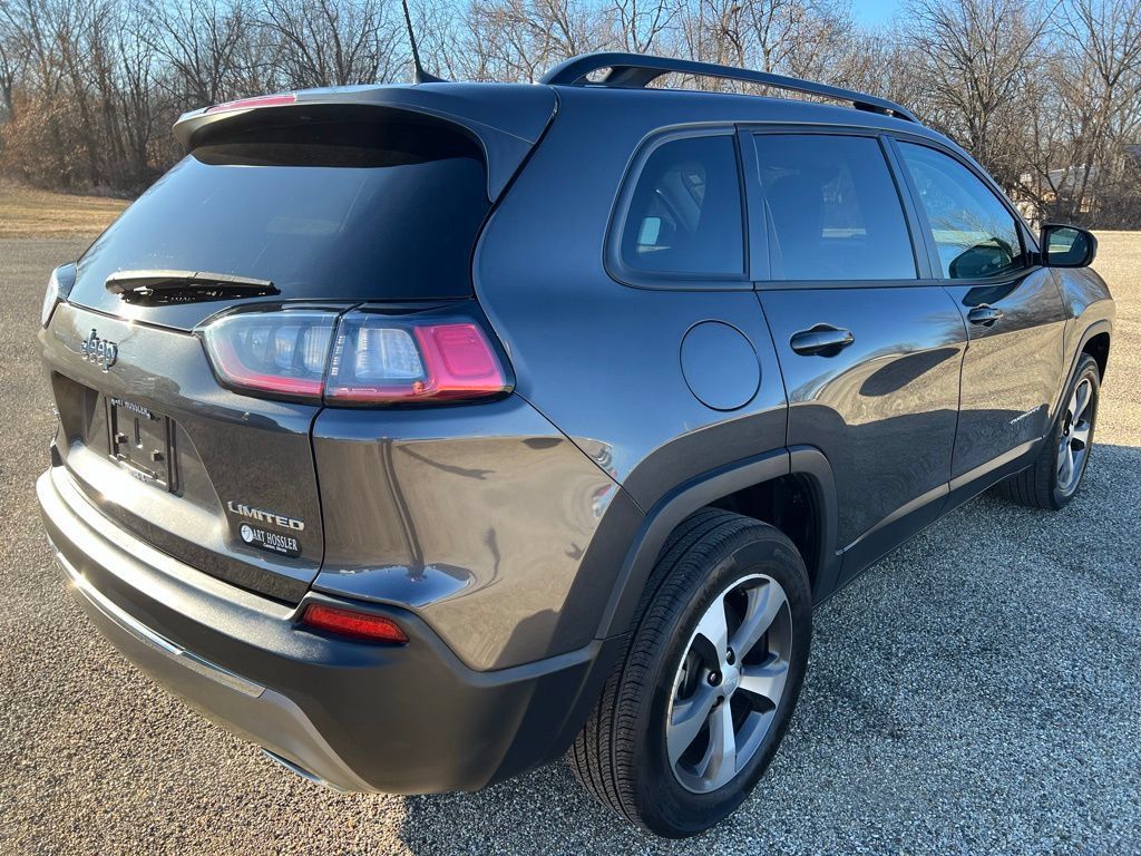 Used 2022 Jeep Cherokee Limited w/ Mopar Interior Package AWD/4WD image 5