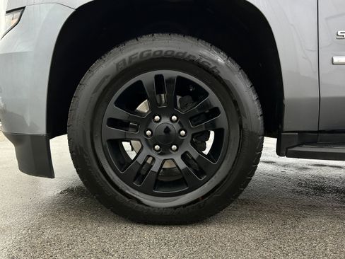 Used 2020 Chevrolet Suburban LT AWD/4WD image 39