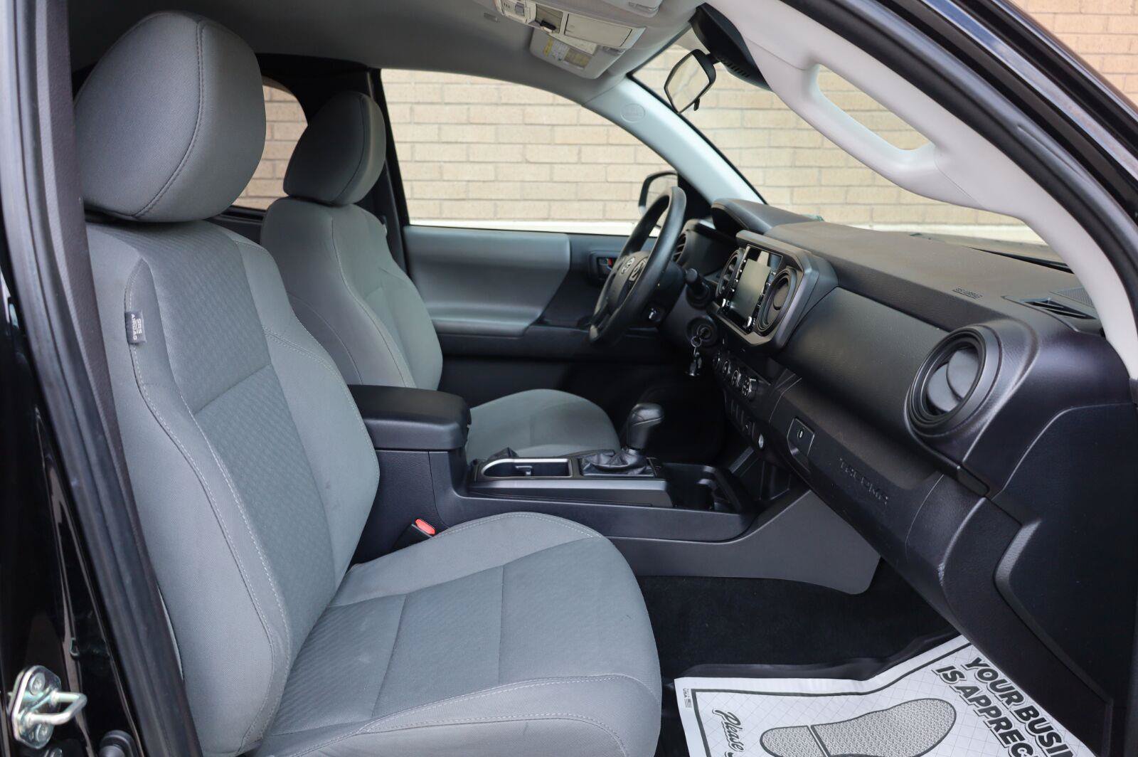 Used 2020 Toyota Tacoma SR AWD/4WD image 19