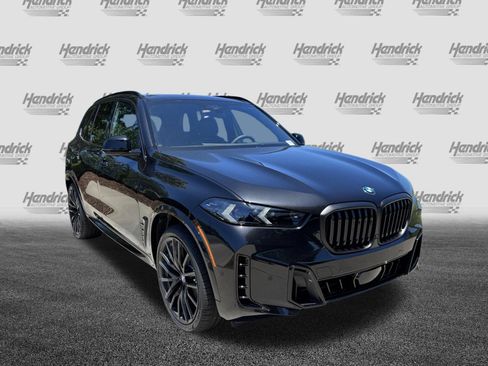 New 2026 BMW X5 xDrive40i w/ M Sport Package AWD/4WD image 2