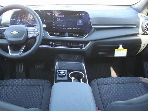 New 2026 Chevrolet Equinox LT w/ LPO, Floor Liner Package image 8