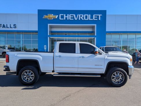 Used 2016 GMC Sierra 2500 SLT w/ Duramax Plus Package AWD/4WD image 35