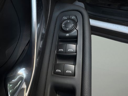 Used 2024 GMC Terrain SLE w/ Elevation Edition FWD image 13