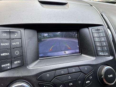 Used 2016 Ford Edge SE image 43