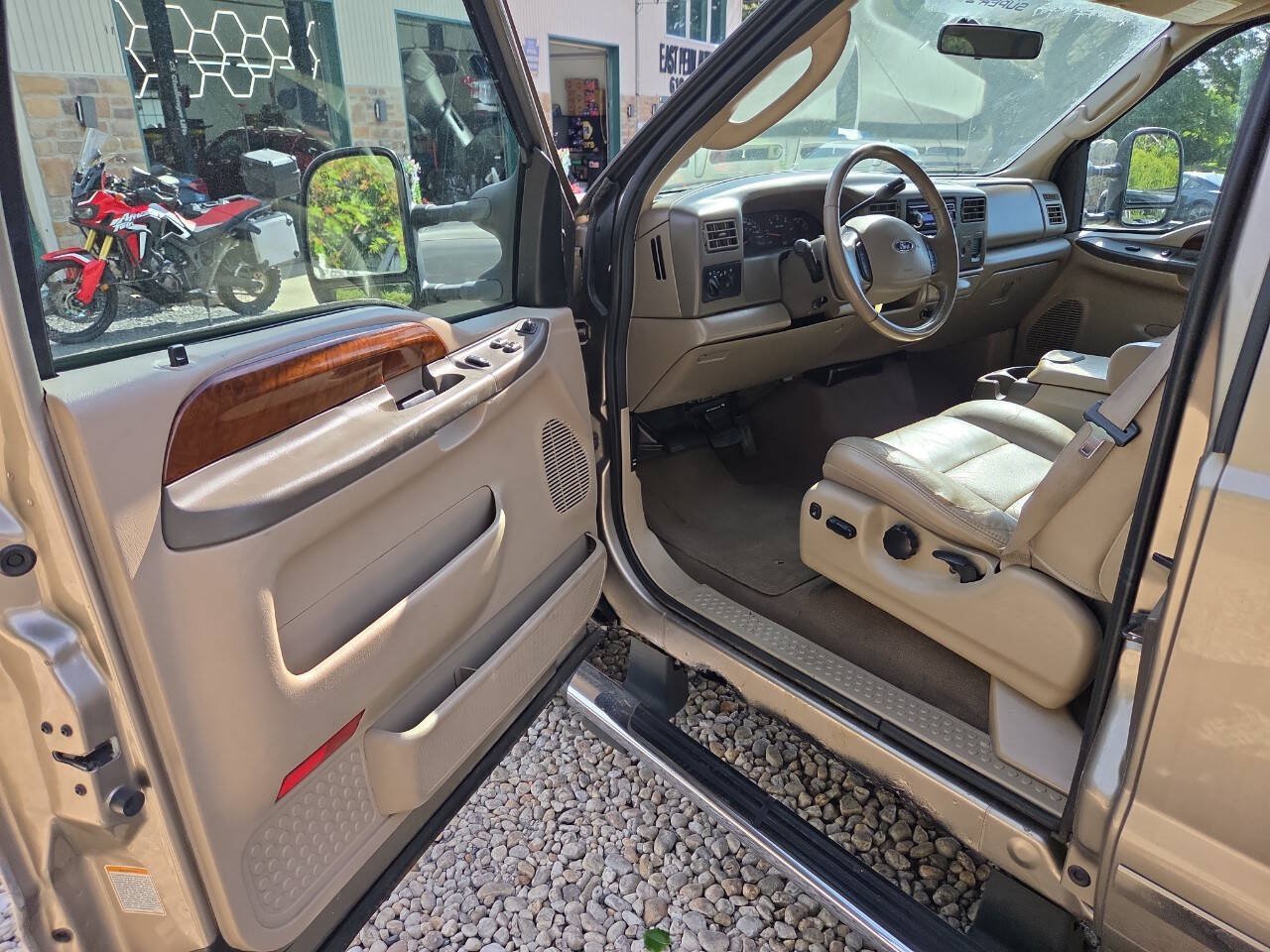 Used 2004 Ford F250 Lariat AWD/4WD image 17
