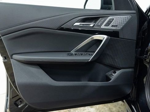 Certified 2025 BMW X2 xDrive28i w/ Technology Package image 17